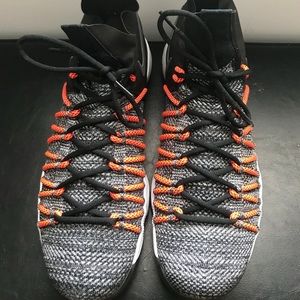 Kevin Durant tennis shoes size 12 gently used